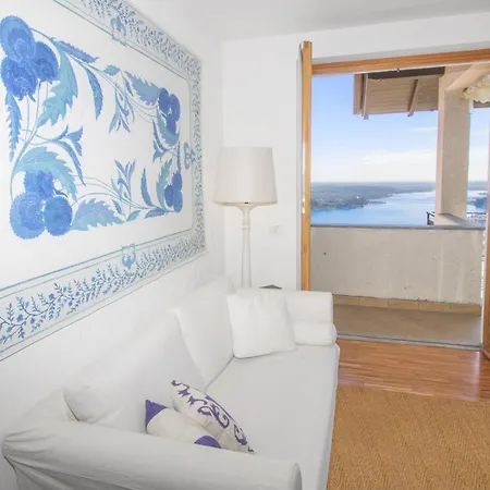 Fosseno Sleeps 4 Nebbiuno