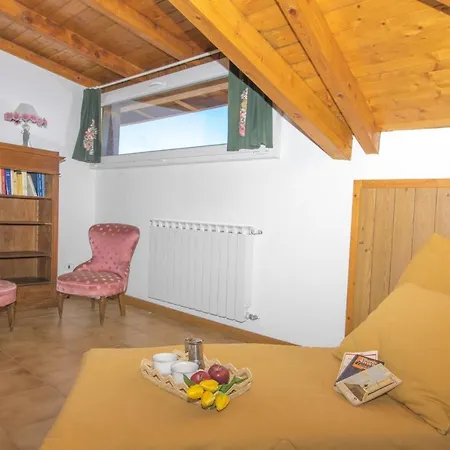 Fosseno Sleeps 4 Apartment