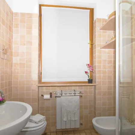 Апартаменты Fosseno Sleeps 4